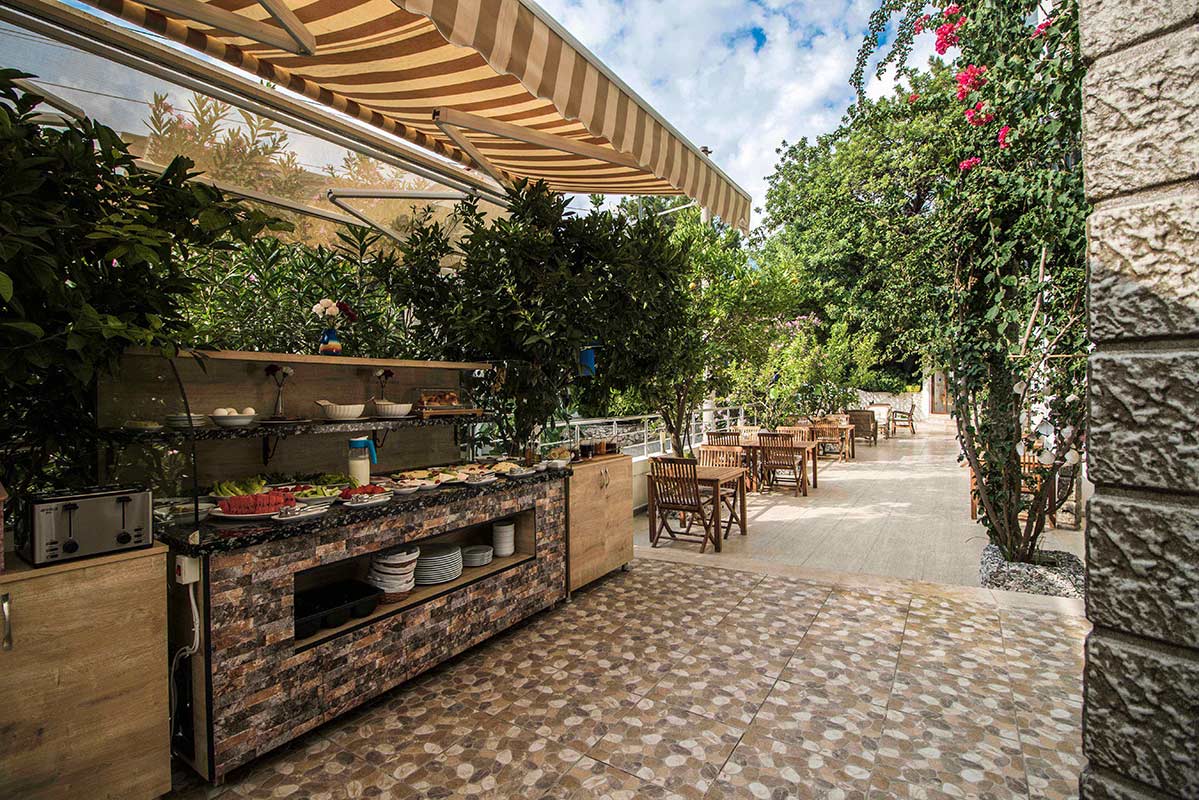Pyara Hotel