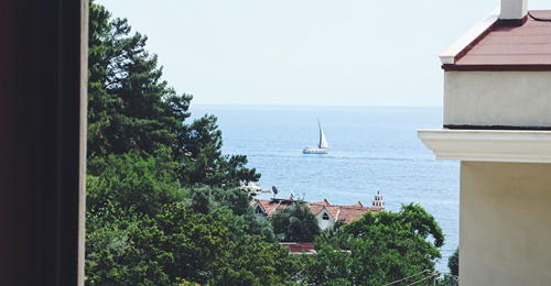 Pyara Hotel
